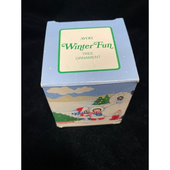 Avon Vintage 1983 Igloo plastic 3” ornament - Picture 8 of 11